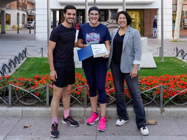 Leticia Duarte junto al alcalde, Alejandro Navarro, y la concejala de Turismo, Miriam Gutiérrez
