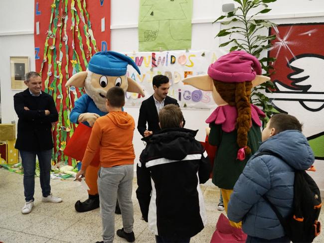 Los Guachis entregaron regalos a los menores participantes