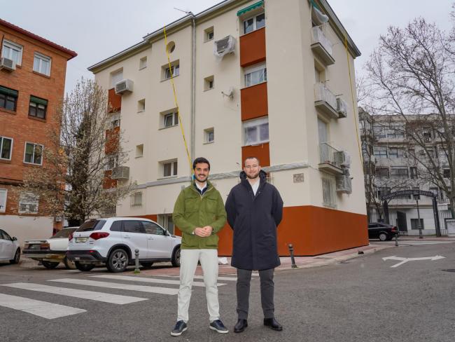 El alcalde, Alejandro Navarro Prieto, y 1er teniente de alcalde y concejal de Urbanismo, Vivienda y Juventud, Víctor Miranda, han supervisado la marcha de las obras del Programa de Rehabilitación de Viviendas Antiguas